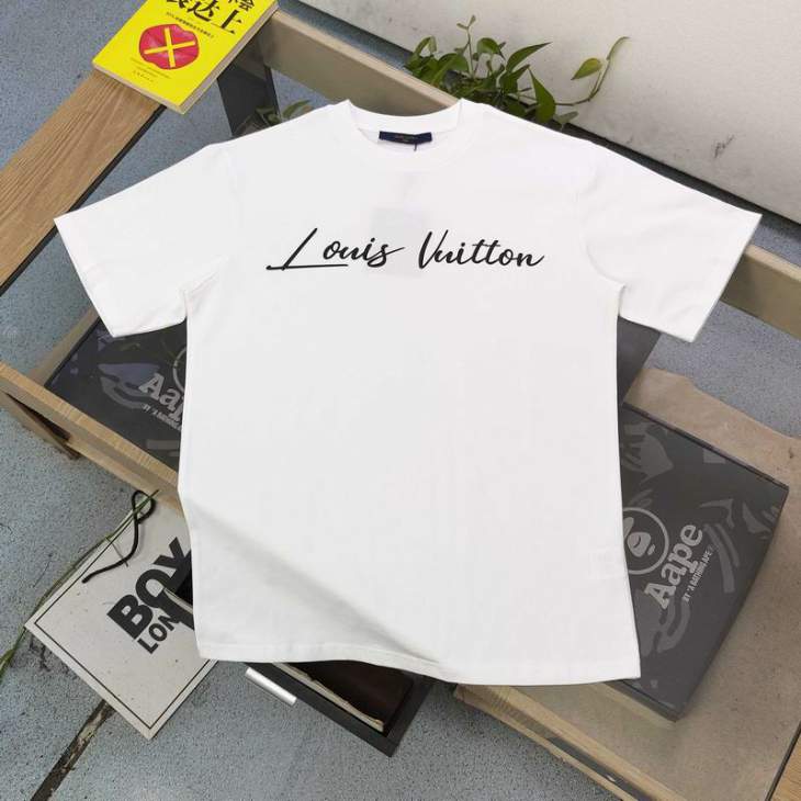 Picture of Louis Vuitton T Shirts Short _SKULVXS-Lsxtx167061